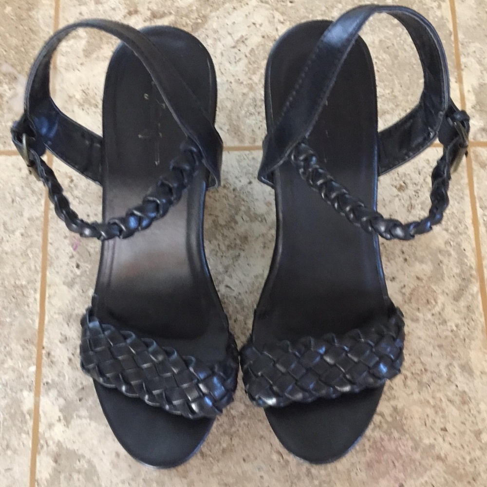 Platform Sandals in Black - Picture 4 of 7